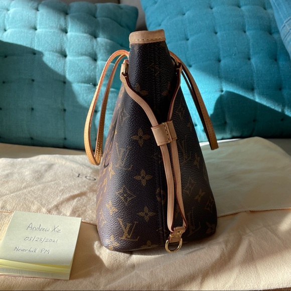 Like New - Louis Vuitton Neverfull PM - Picture 3 of 16